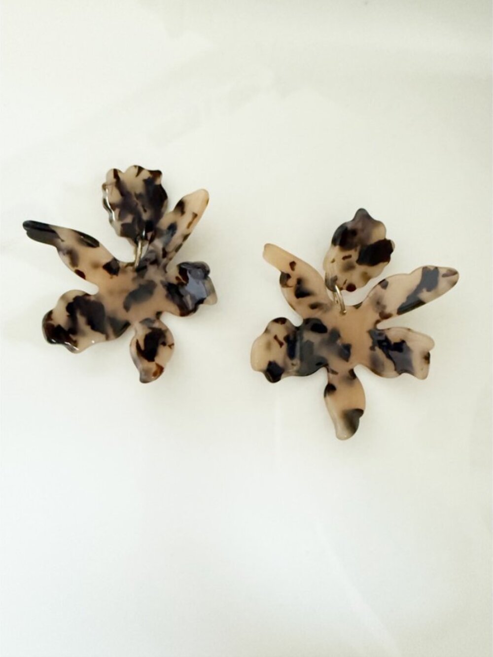 Small Paper Lily Flower Earrings in Natural Tortoise